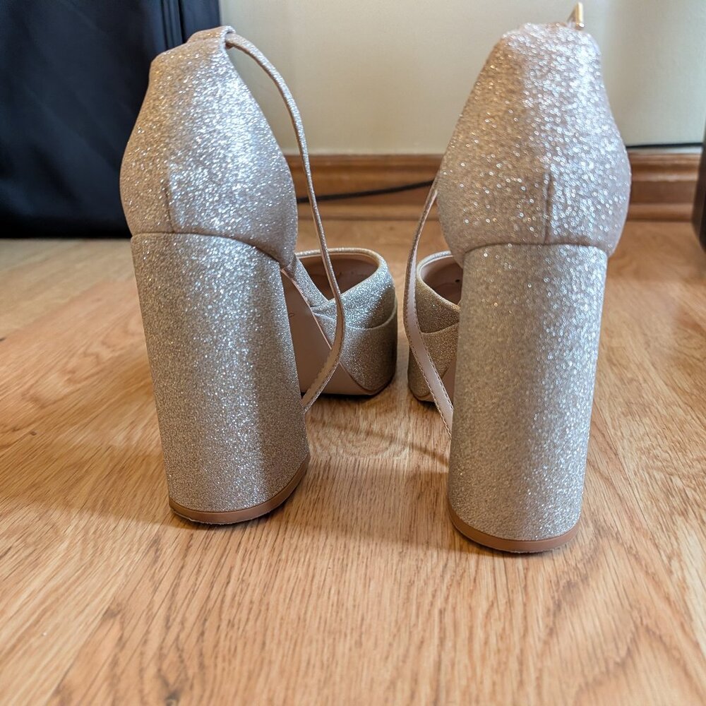 Jewel Badgley Mischka Gold Glitter Ankle Strap Block Heel Pumps Size 8.5